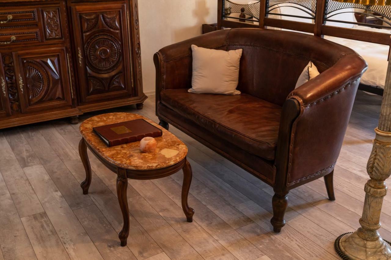 Historic Apartment In The Heart Of The City Veliko Turnovo Bagian luar foto