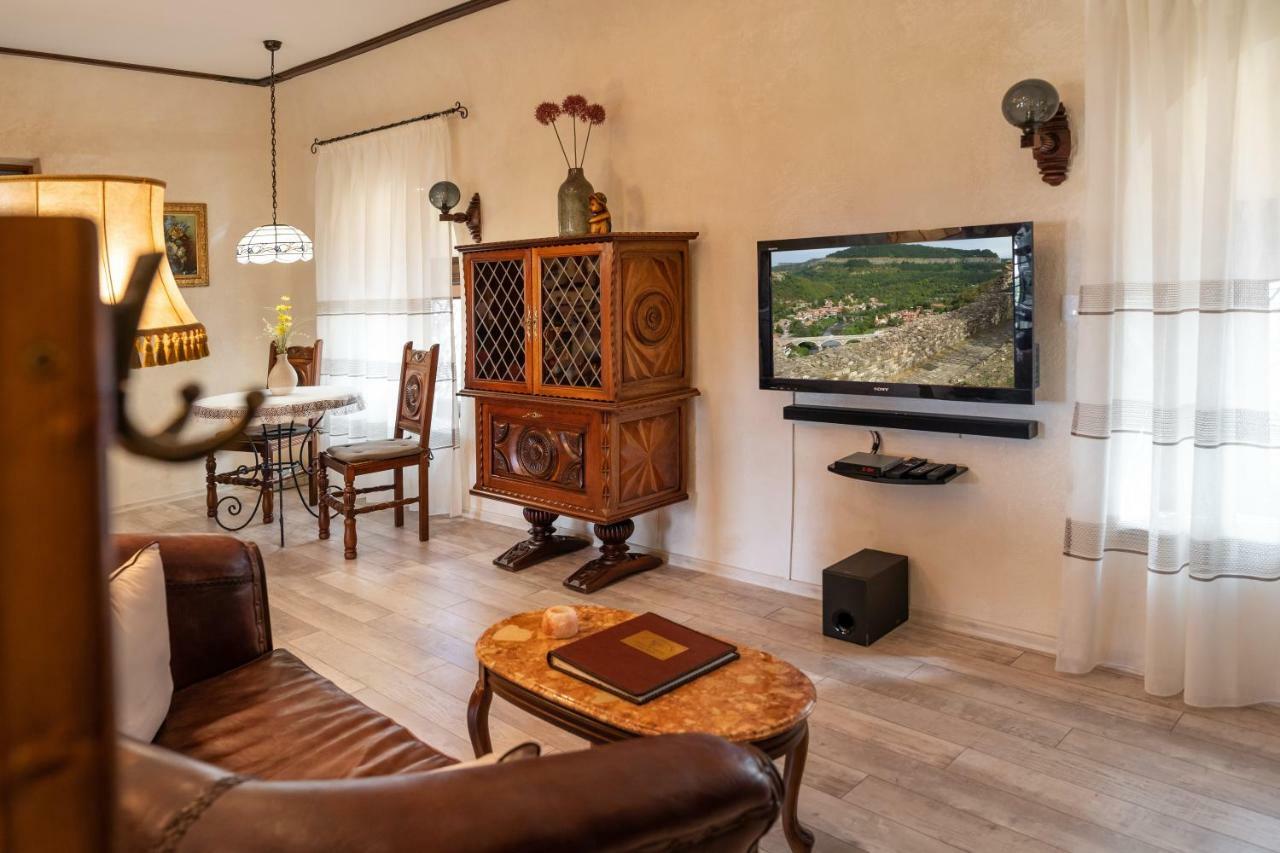 Historic Apartment In The Heart Of The City Veliko Turnovo Bagian luar foto