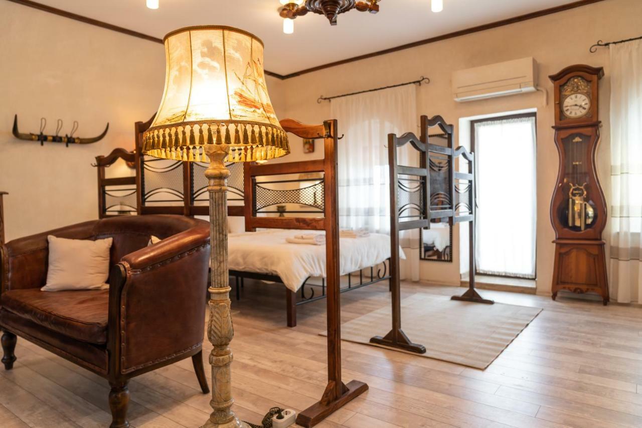 Historic Apartment In The Heart Of The City Veliko Turnovo Bagian luar foto